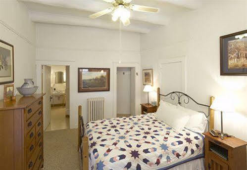 Casa Del Gavilan Historic Inn Cimarron Экстерьер фото